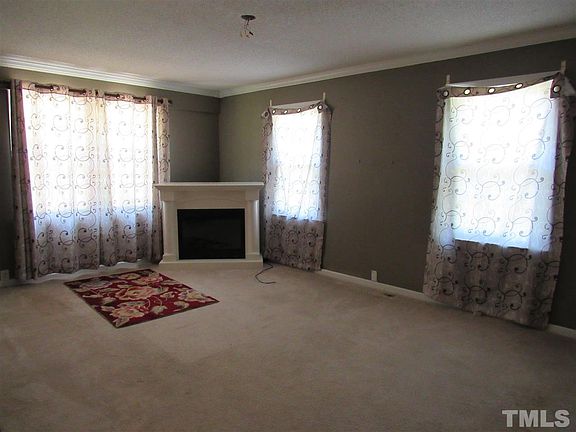 5th image of 620 Ellen Dr
