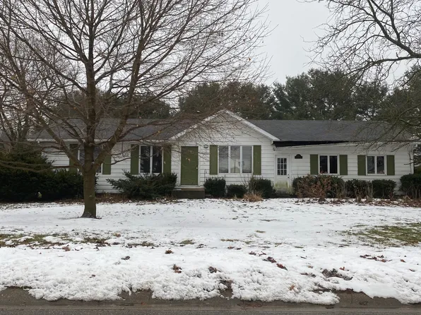 402 Twin Oaks Dr, Middlebury, IN 46540
