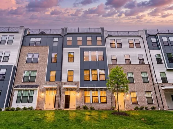 20851 Owenmore Ter, Dulles, VA 20166