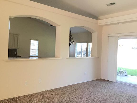 5th image of 551 Fair Oak Ave