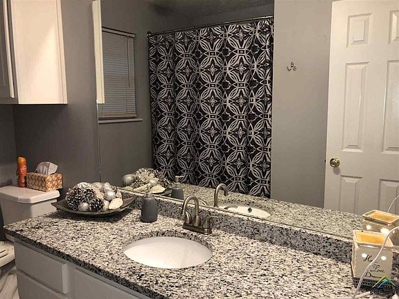4th image of 215 Highland Dr