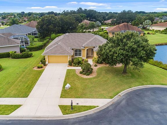 3rd image of 7041 Oxford Cir