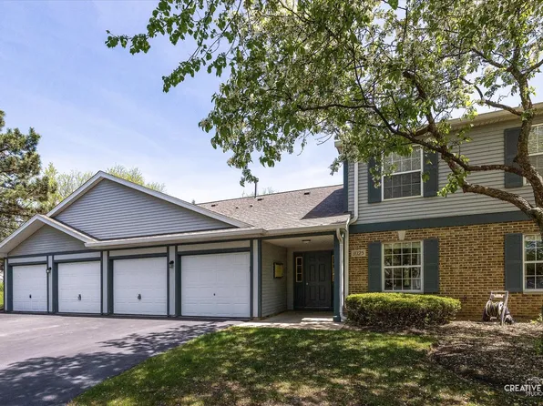 1025 Chaucer Ct E #B, Elgin, IL 60120