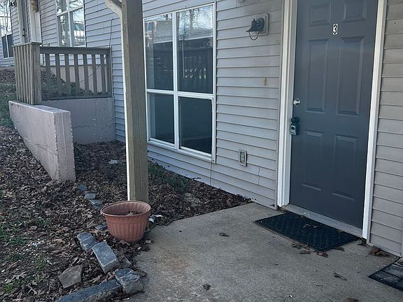2nd image of 4235 Sunset Dr APT 3