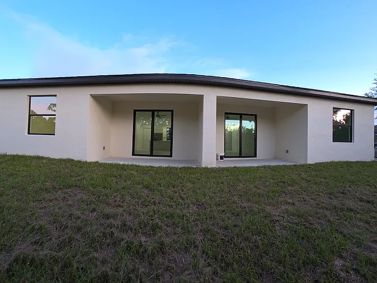 1200 W 12th St — Photo 14