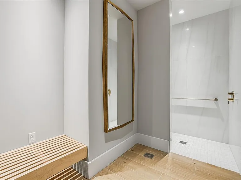 275 1st Ave S #1003 — Photo 26