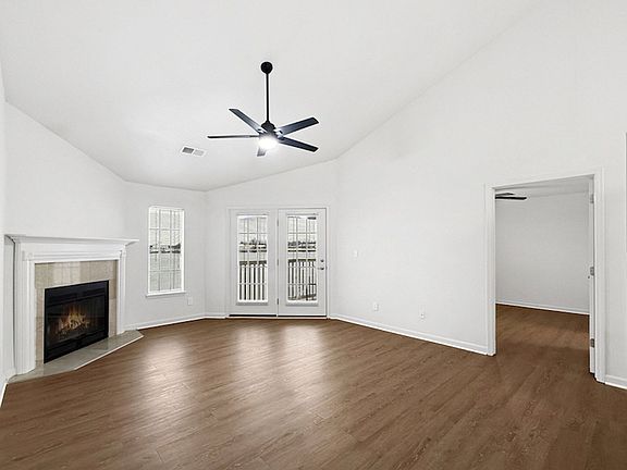 3rd image of 708 Beachfront Dr