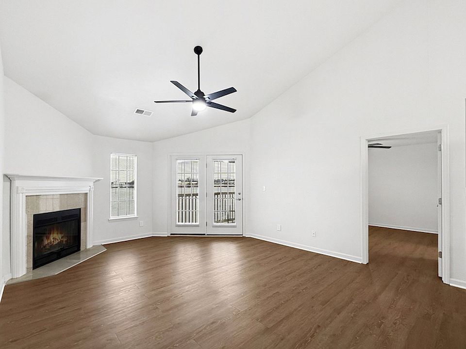 1st image of 400 Beachfront Dr