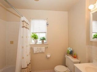 6511 Avenue C, Edison, NJ 08837