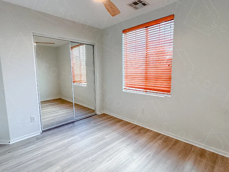 746 N Laguna Dr — Photo 12