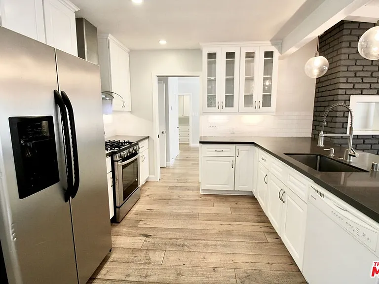 5415 Coldwater Canyon Ave — Photo 17