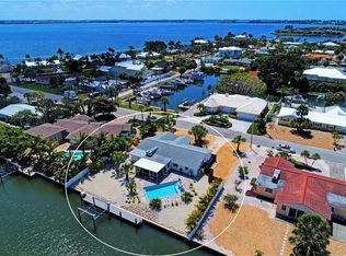 609 Concord Ln, Holmes Beach, FL 34217