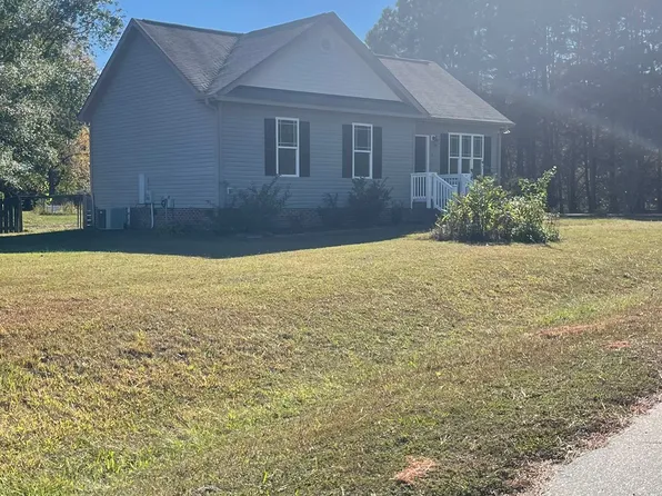 10 Brookdale Dr, Youngsville, NC 27596