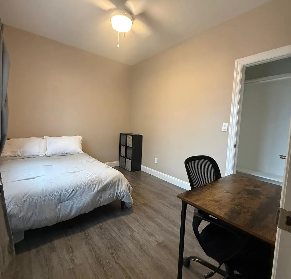 Straight Ln, Levittown — Photo 4