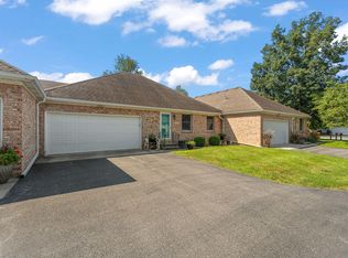 533 Begonia St SE APT B, Demotte, IN 46310