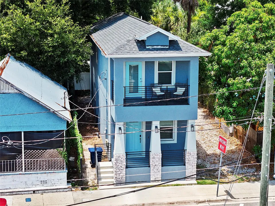 2106 E 17th Ave