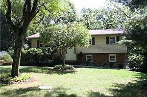 2nd image of 34 Eastbourne Dr