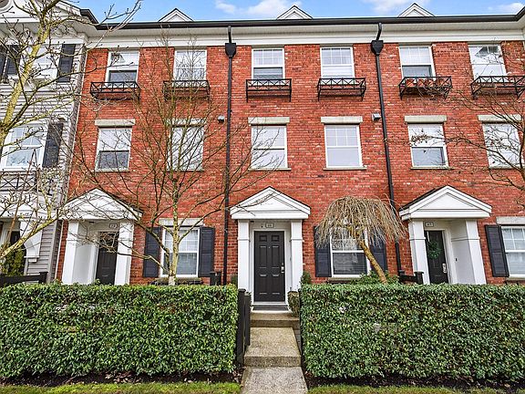 3rd image of 11067 Barnston View Rd #68