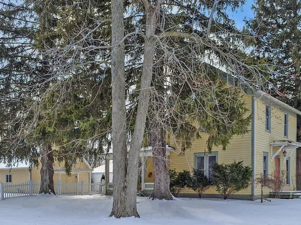 408 Elm St, Valparaiso, IN 46383