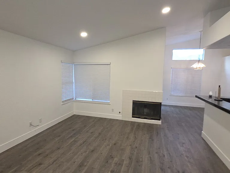 22852 Springdale Dr — Photo 3