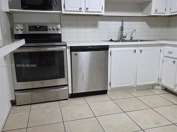 5th image of 13499 Biscayne Blvd APT 706