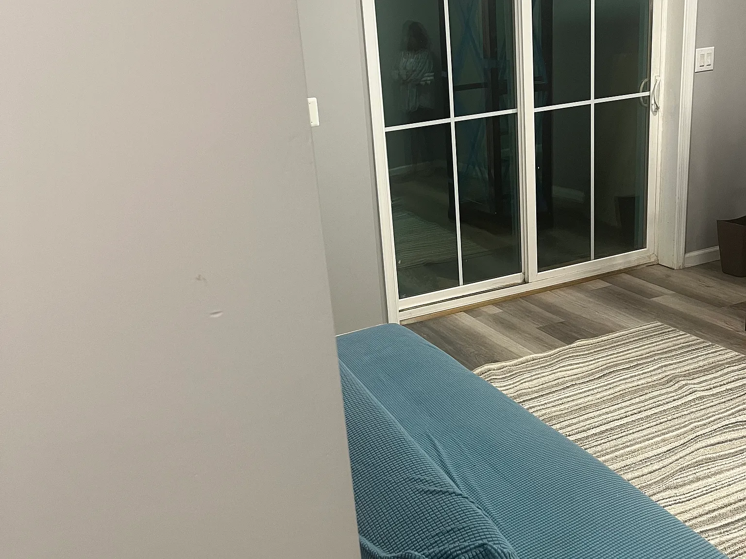 1 bed, 1200 sqft, $1,000 — Photo 2