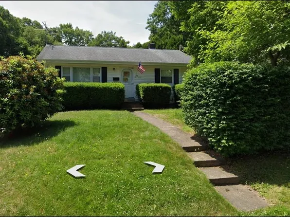 56 Gould St, South Kingstown, RI 02879