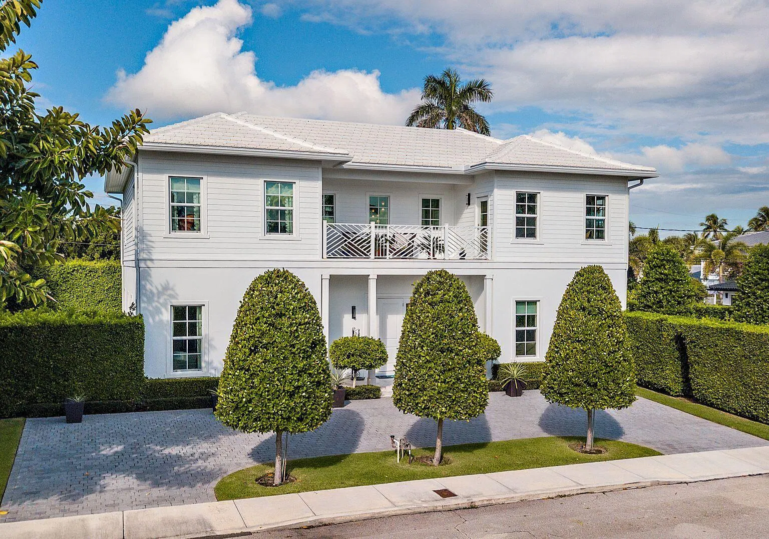 6 bed, 7.0 bath, 4177 sqft, $26,000 — Photo 1