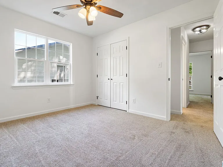 1004 W Walnut St — Photo 23