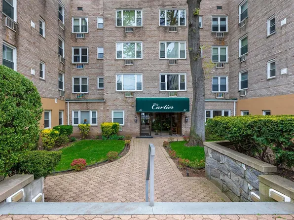 21 Bond Street #1D, Great Neck, NY 11021