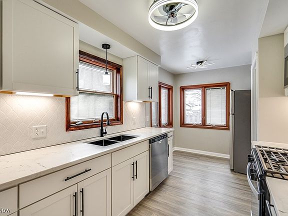 3rd image of 7609 Renwood Dr