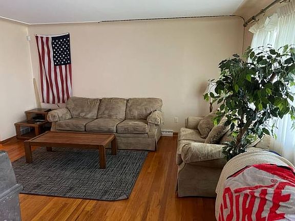 3rd image of 1307 Detroit Ave