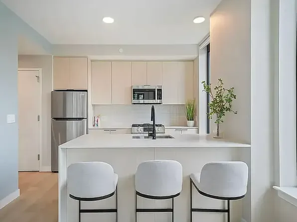 153-10 88th Avenue image 8 of 33