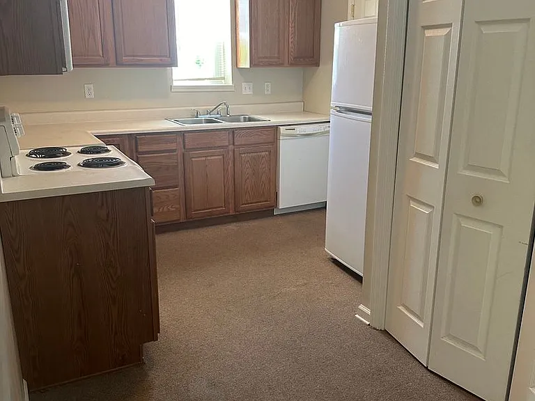 Coming Soon: 9102 W Jackson St. Cozy 1 bed 1 bath in Cammack! Yorktown School District — Photo 6