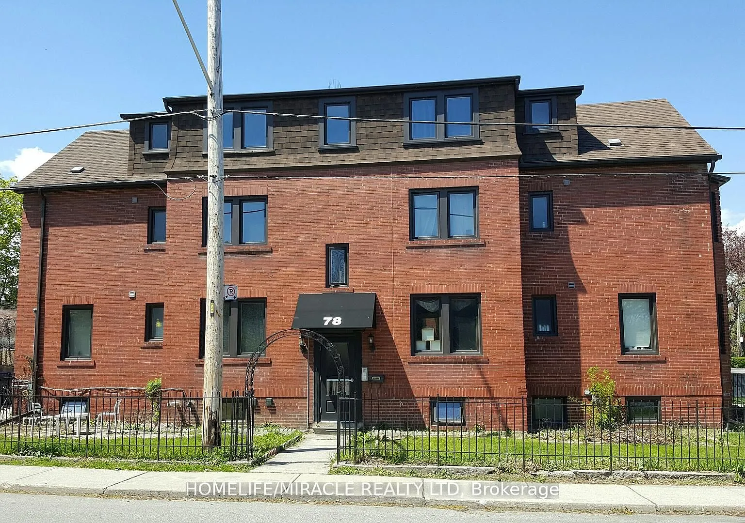 3 bed, $2,400 — Photo 2