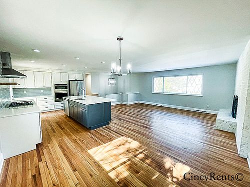 4th image of 2961 Pineridge Ave