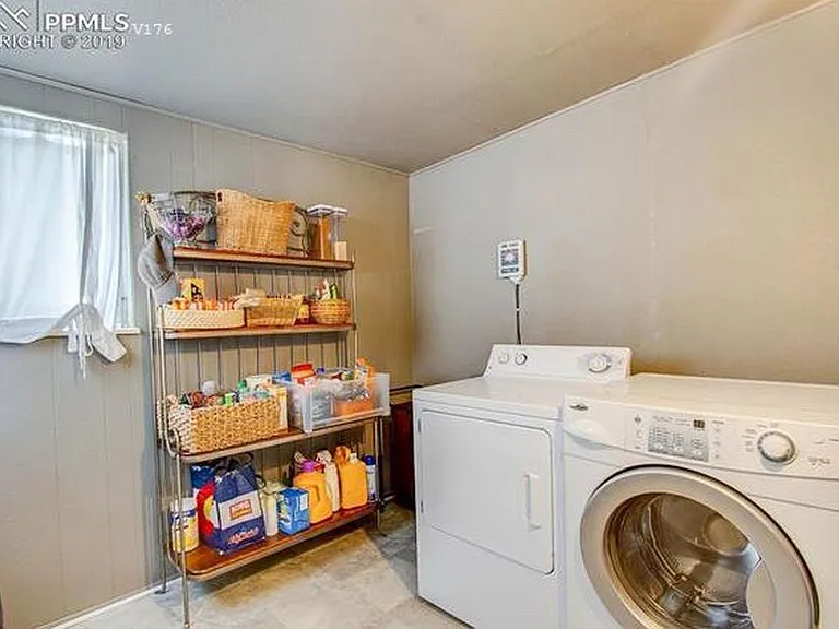 716 N Walnut St — Photo 22