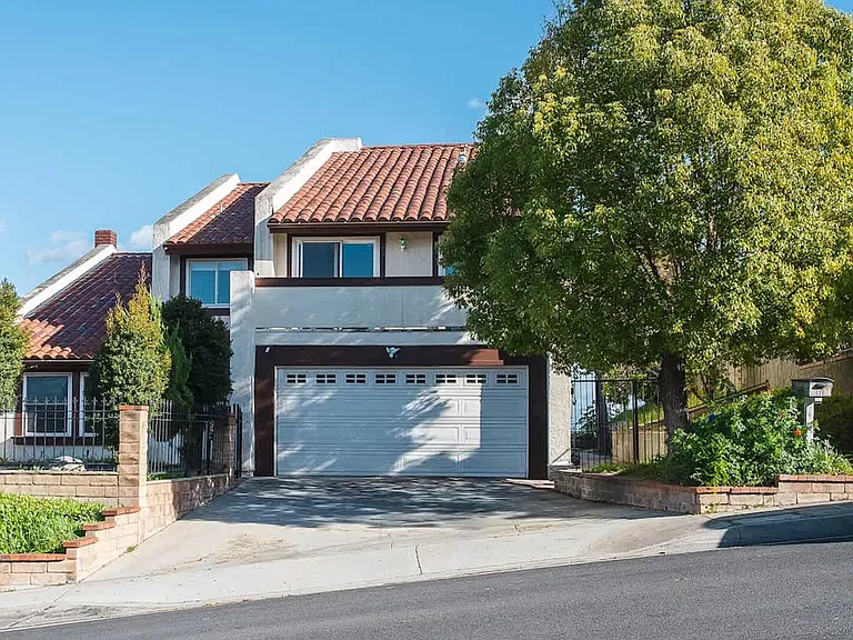 Crest Vista Dr — Photo 29