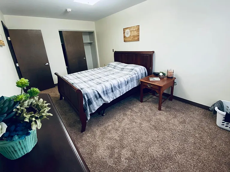 Maryvale Apartments — Photo 2