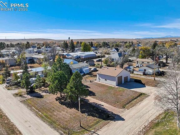 2nd image of 401 Cheyenne St