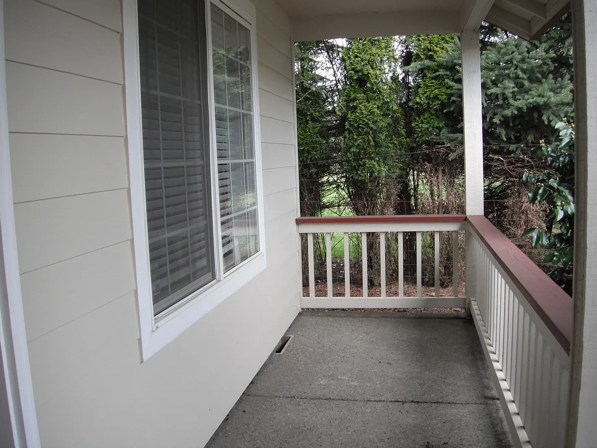 Building Photo - 3200 NE 169th Ave