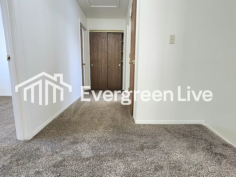 233 Raven Dr — Photo 13