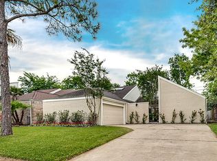 14315 Briarhills Pkwy, Houston, TX 77077