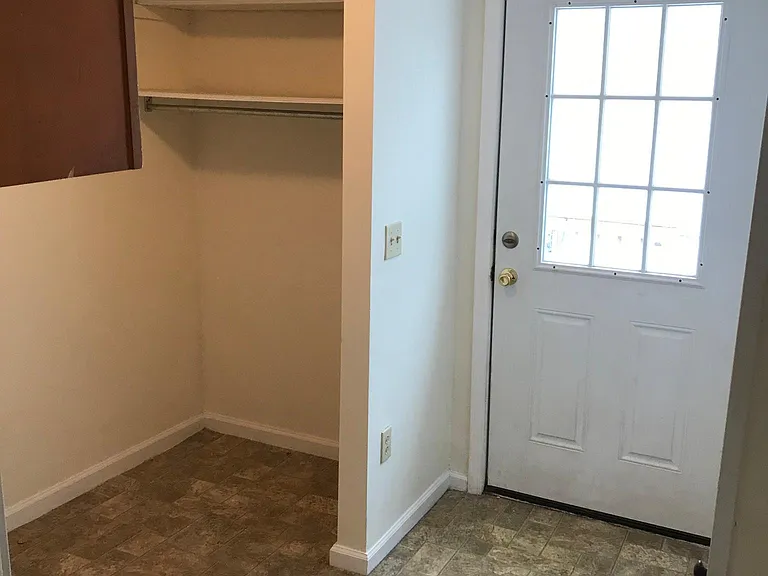 BACK ENTRANCE / LAUNDRY ROOM