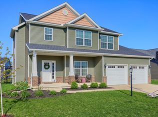 811 Cates Dr, Mahomet, IL 61853