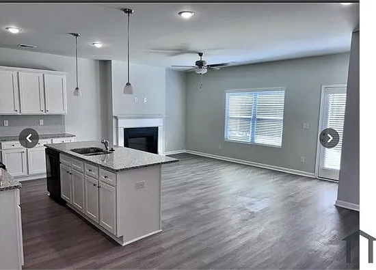 3 bed, 1817 sqft, $2,800 — Photo 2