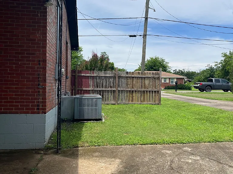3311 W Hamilton Ave — Photo 27