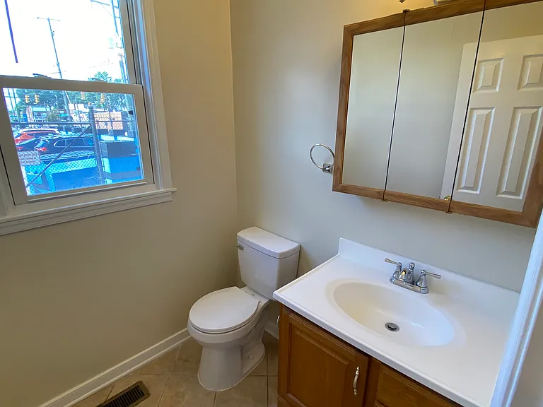 13 S Robinson St #B — Photo 5