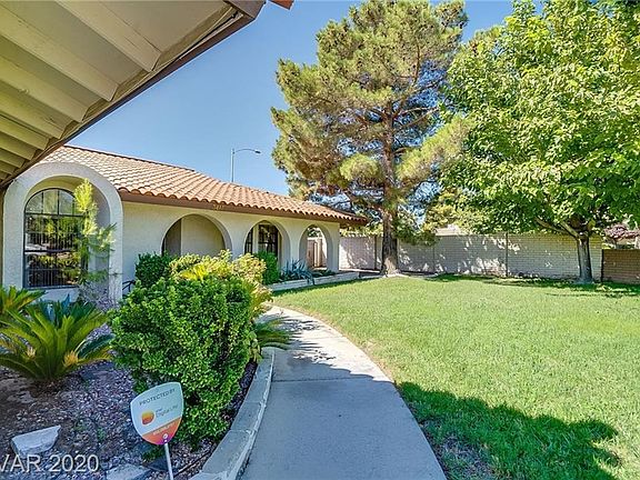3rd image of 3417 Biscaya Cir
