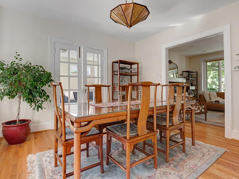 4000 Harrison St NW — Photo 4